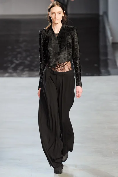 Look 27